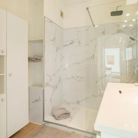 Unique Seaview Close To Casino - Garage Available - 